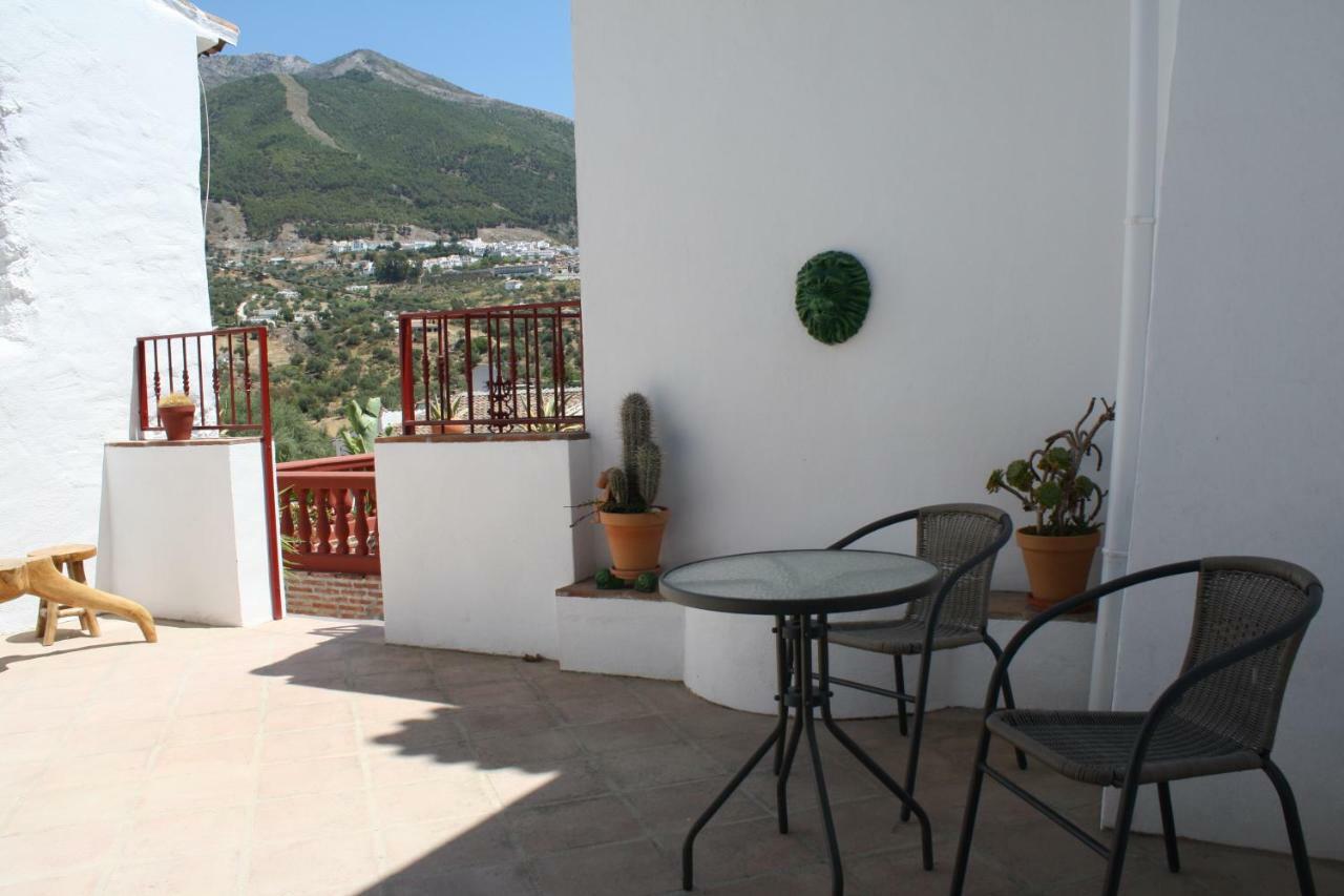 Boutique Bed & Breakfast Casa Utopia Alcaucín Εξωτερικό φωτογραφία