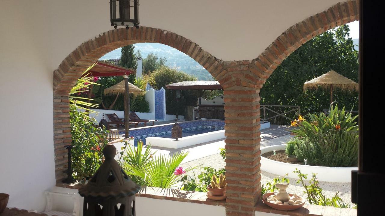Boutique Bed & Breakfast Casa Utopia Alcaucín Εξωτερικό φωτογραφία